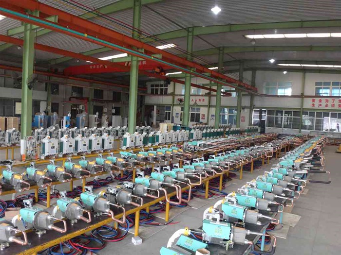 為黃海汽車提供的一體化焊槍